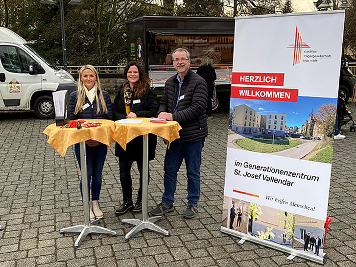 Vorstellung des Angebots der Tagespflege des Generationenzentrums St. Josef Vallendar auf dem Vallendarer Wochenmarkt