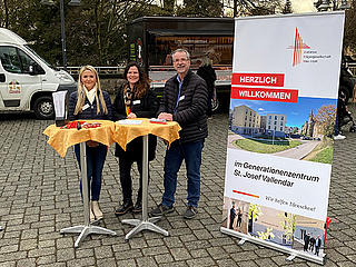 Vorstellung des Angebots der Tagespflege des Generationenzentrums St. Josef Vallendar auf dem Vallendarer Wochenmarkt