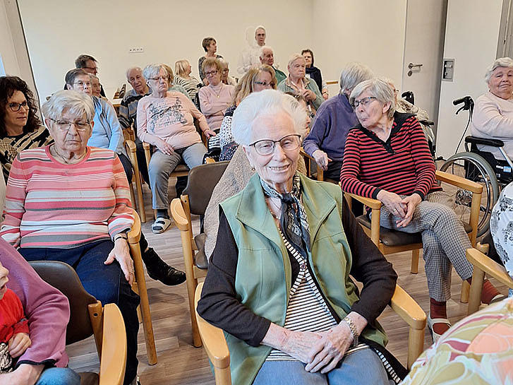 Saarländisches Marionetten-Theater führt das Märchen vom Froschkönig im Generationenzentrum St. Josef auf