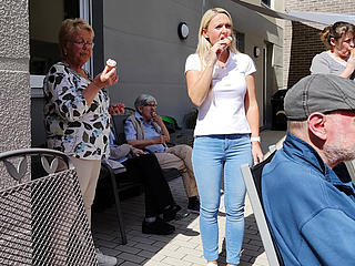 Maiandacht im Generationenzentrum St. Josef Vallendar mit Eis essen