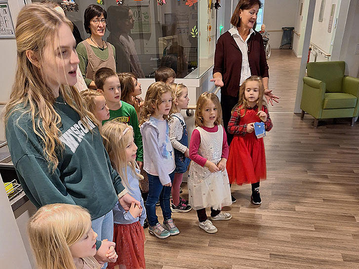 Kita Wildburg zu Besuch im Seniorenheim des Generationenzentrums St. Josef Vallendar