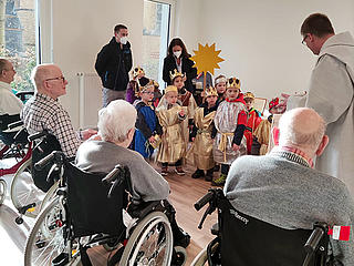 Sternsinger besuchen Generationenzentrum St. Josef Vallendar